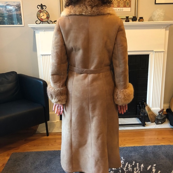 1970s Vintage Suede Shearling and Fox fur coat - Picture 3 of 6